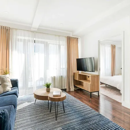 809-4A Columbus Circle New Bldg 1Br W D Apartamento